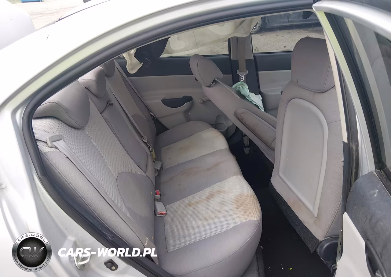 2009 Hyundai Accent Gls VIN:KMHCM46C79U306558 - 8