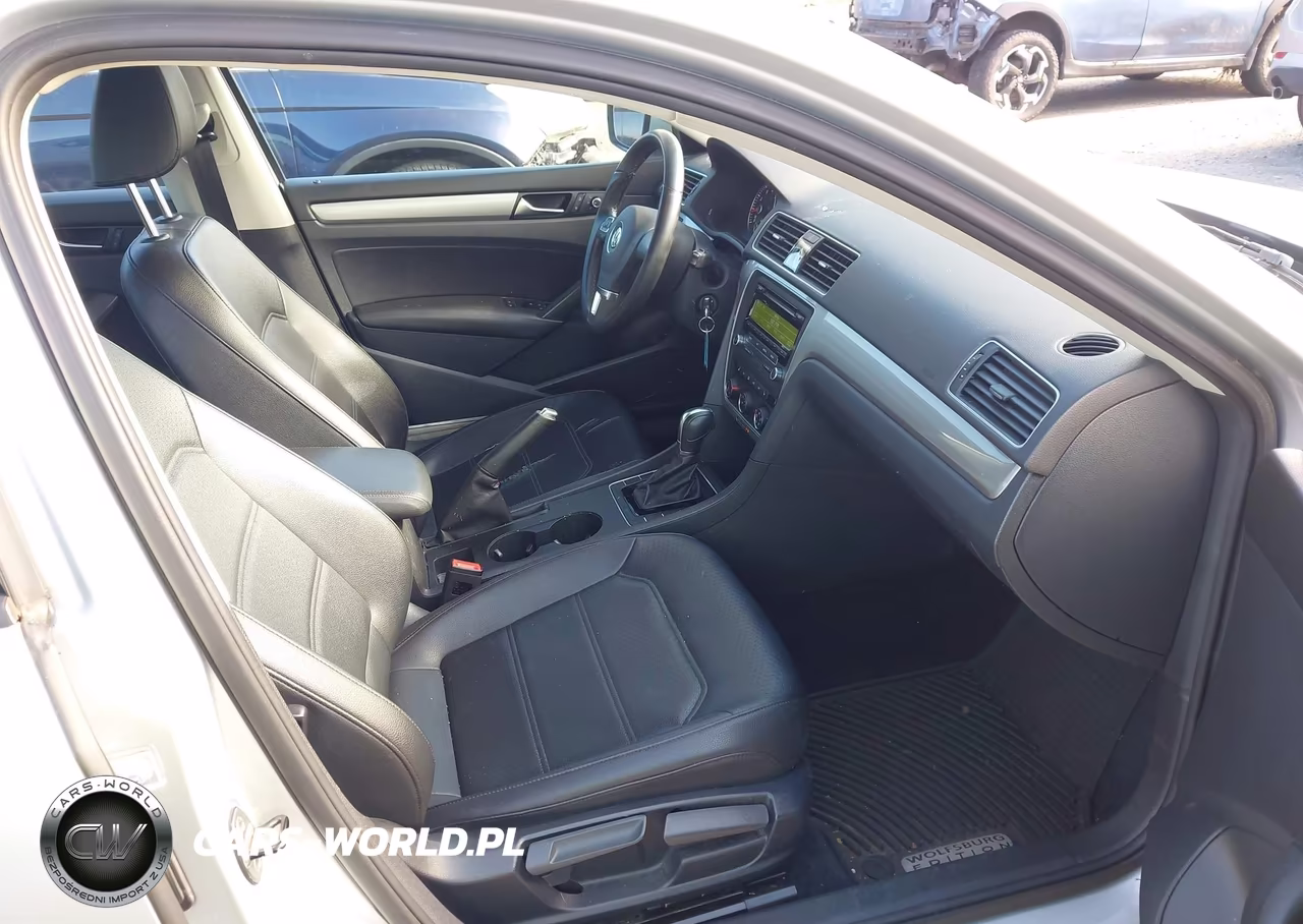 2014 Volkswagen Passat 1.8T Wolfsburg Edition VIN:1VWAT7A36EC071946 - 5