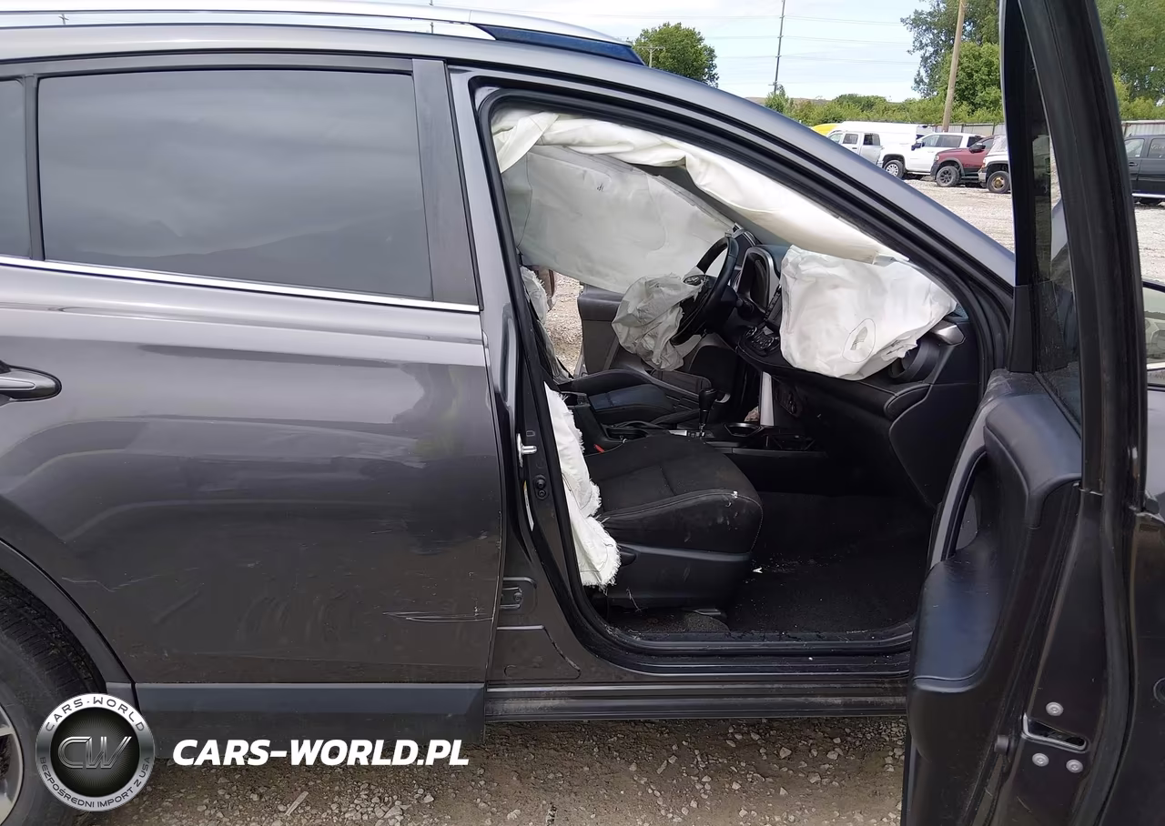 2017 Toyota Rav4 Xle VIN:JTMWFREV8HJ133645 - 5