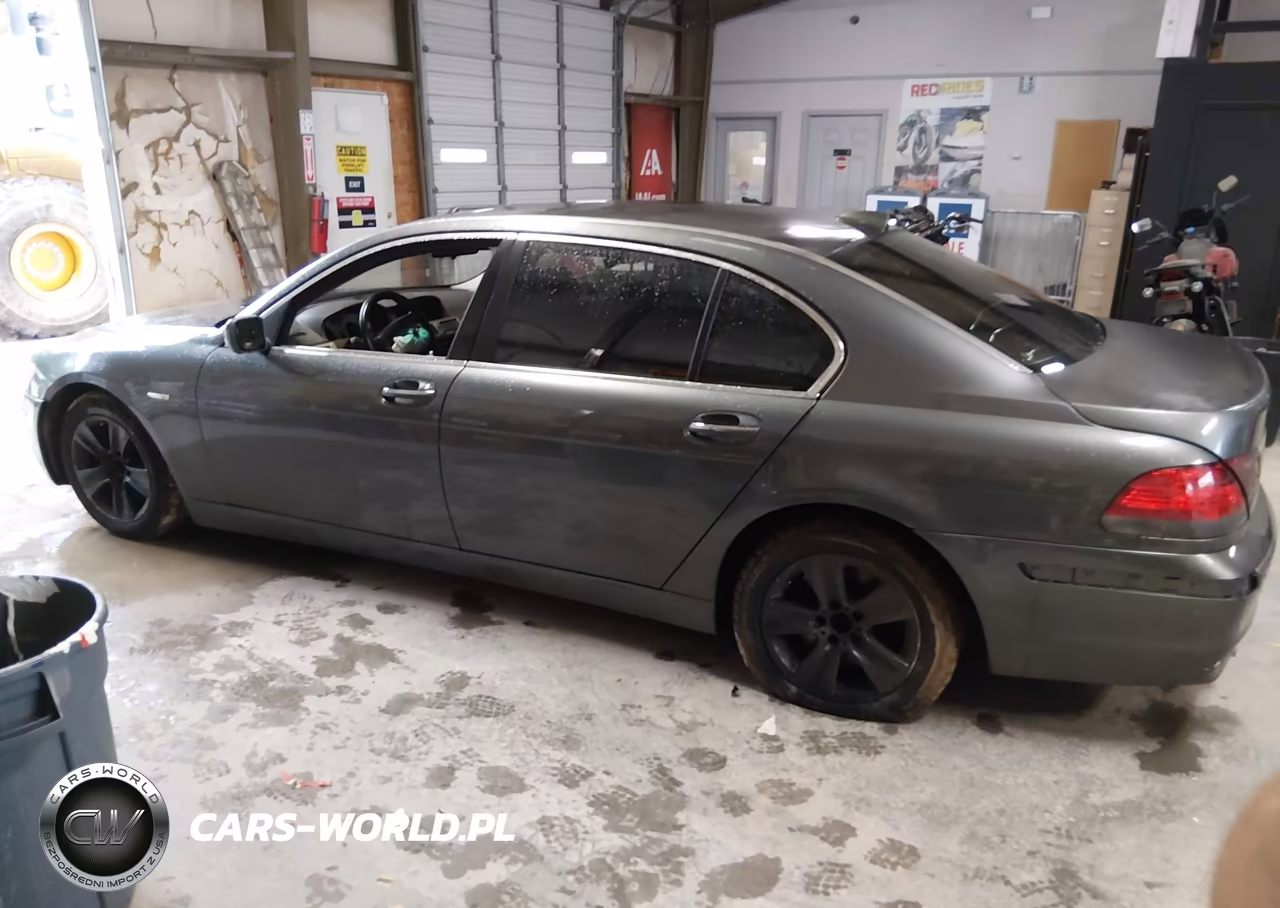 2006 BMW 750Li VIN:WBAHN83586DT35595 - 14