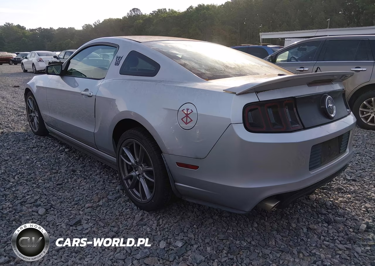 2013 Ford Mustang V6 Premium VIN:1ZVBP8AMXD5204363 - 3