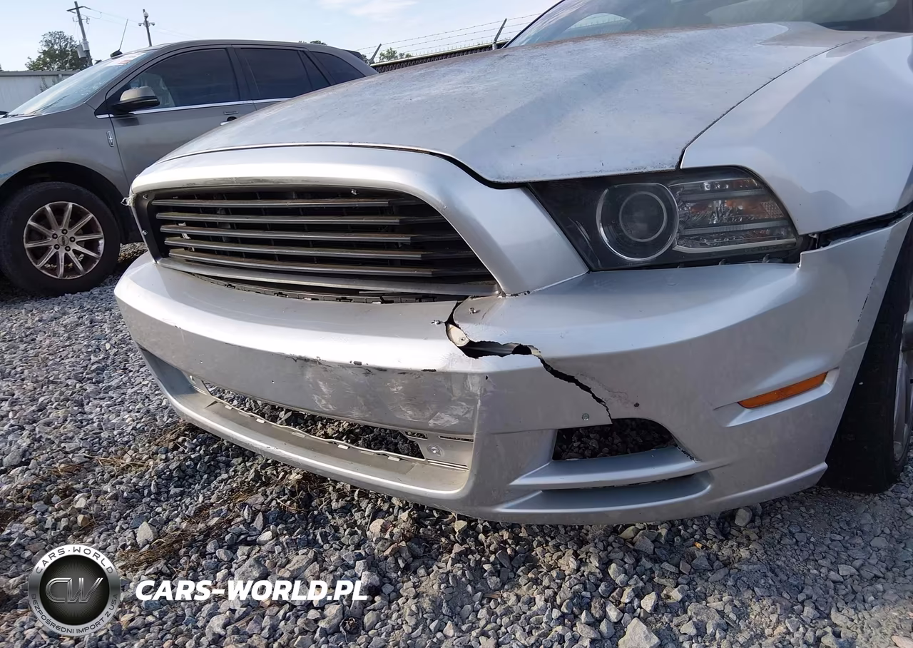 2013 Ford Mustang V6 Premium VIN:1ZVBP8AMXD5204363 - 6