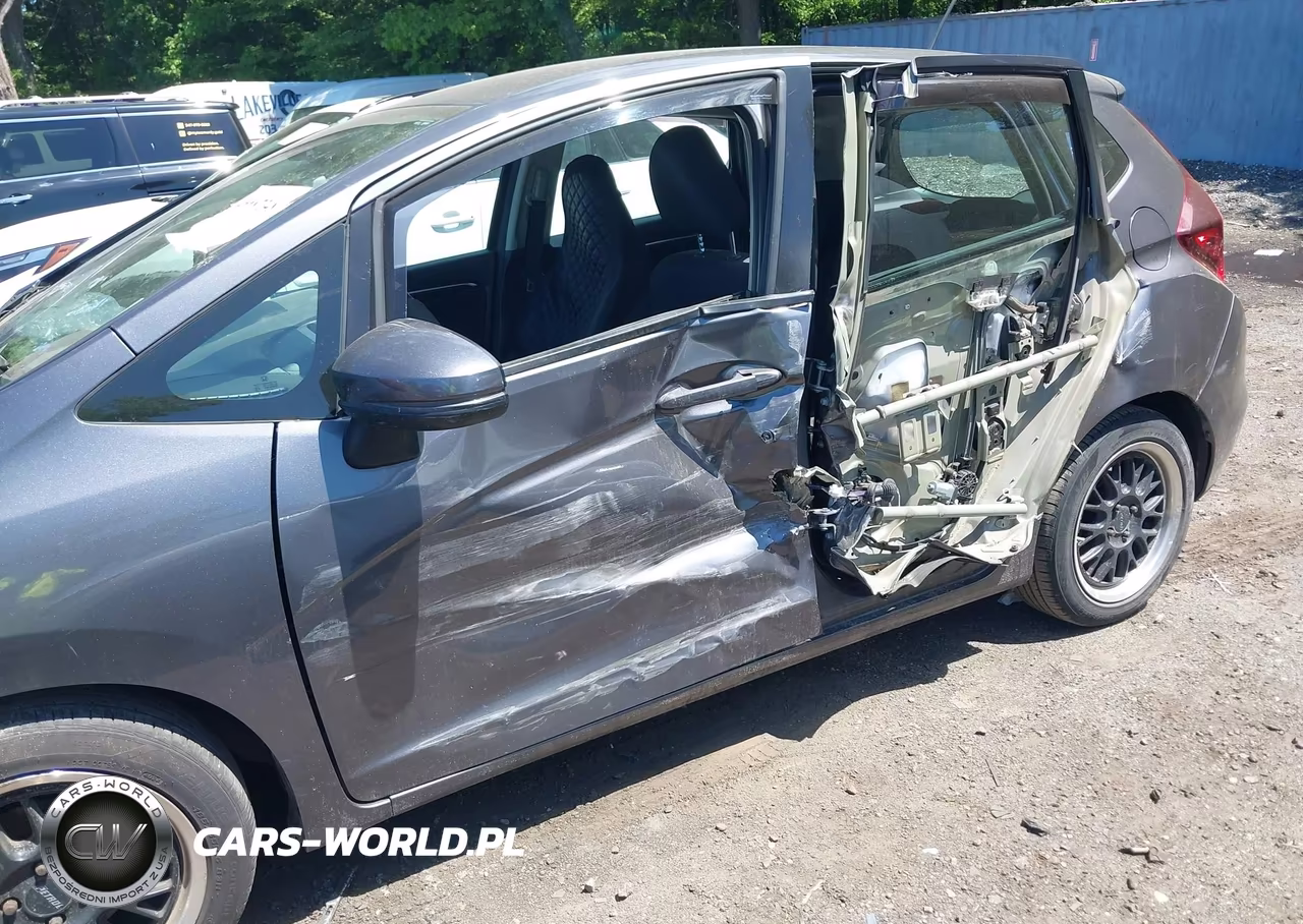 2019 Honda Fit Lx VIN:3HGGK5H45KM724300 - 6