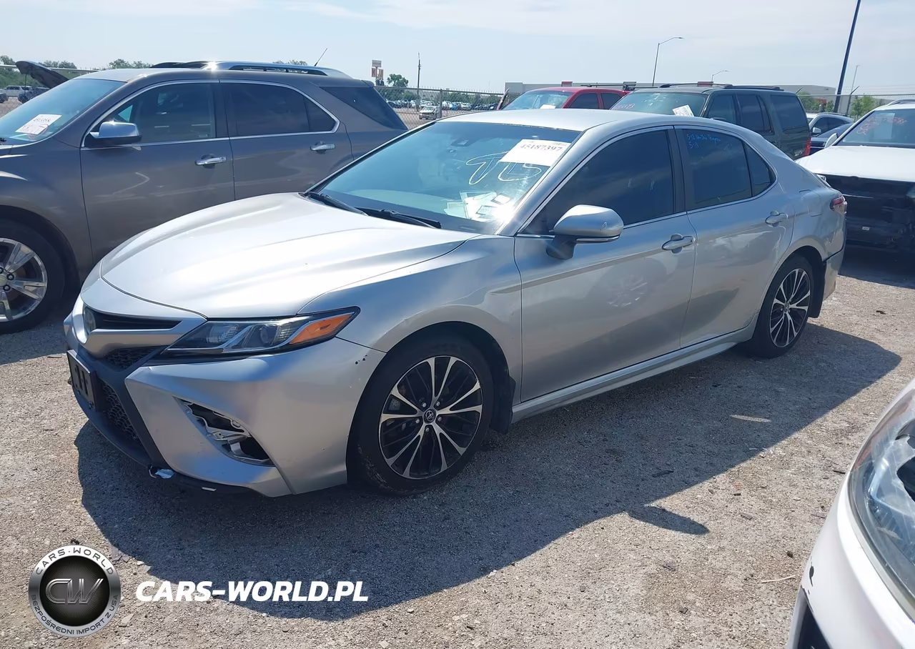 2018 Toyota Camry Se VIN:4T1B11HKXJU039556 - 2