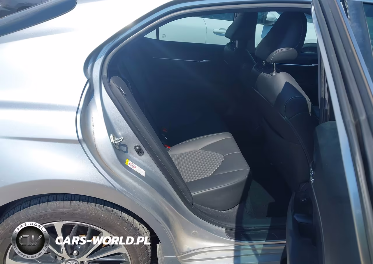 2018 Toyota Camry Se VIN:4T1B11HKXJU039556 - 8