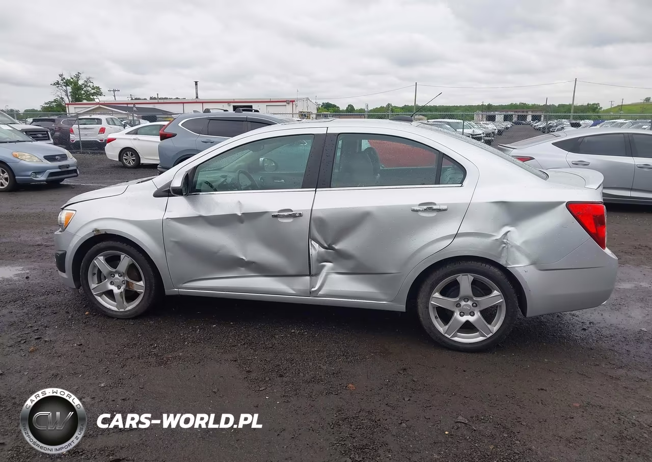 2015 Chevrolet Sonic Ltz Auto VIN:1G1JE5SB2F4126999 - 14