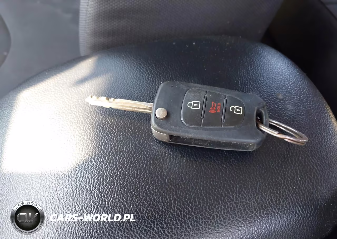 2011 Kia Soul + VIN:KNDJT2A26B7315368 - 11