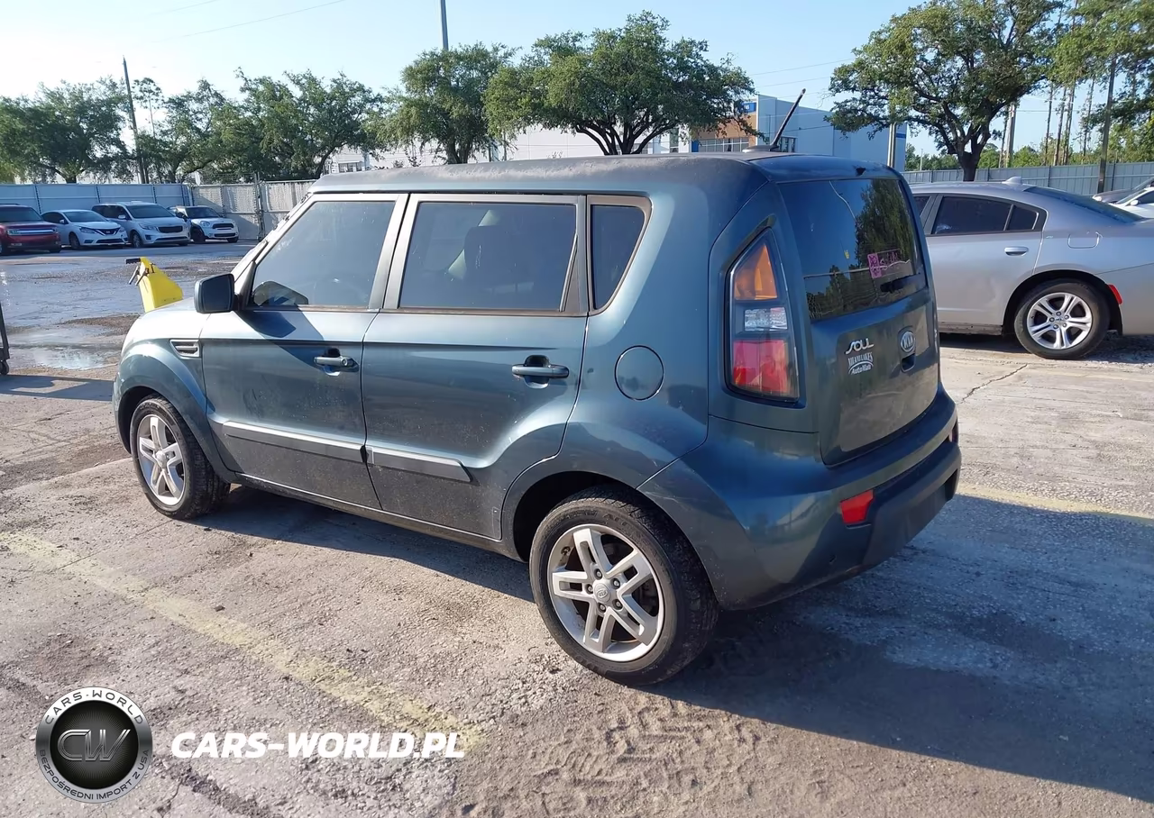2011 Kia Soul + VIN:KNDJT2A26B7315368 - 3
