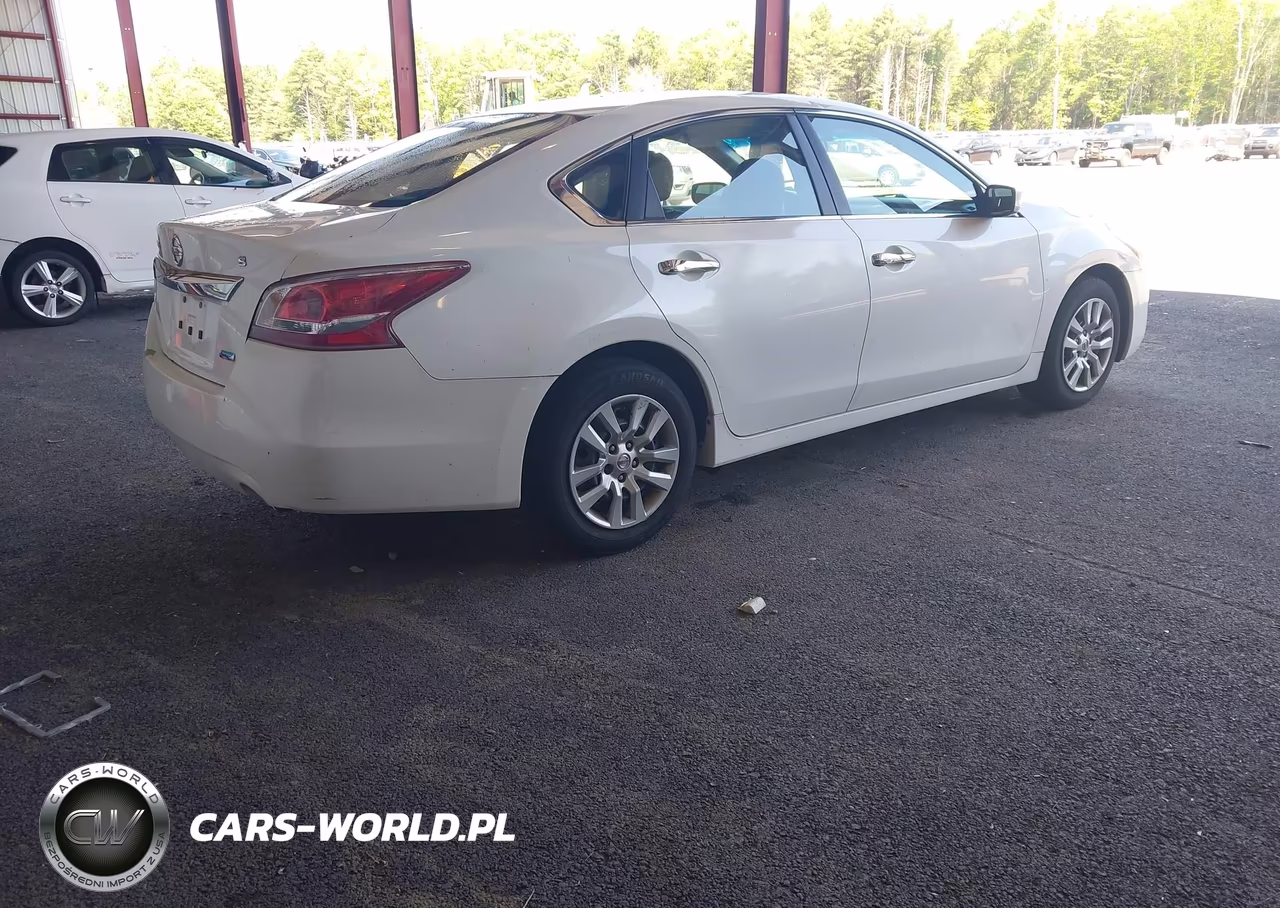 2013 Nissan Altima 2.5 S VIN:1N4AL3AP2DN570153 - 4