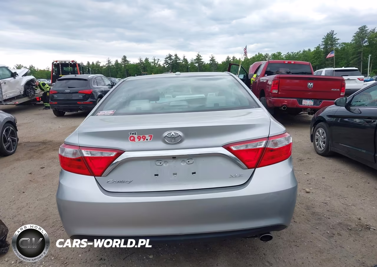 2016 Toyota Camry Xle VIN:4T4BF1FK9GR554020 - 17