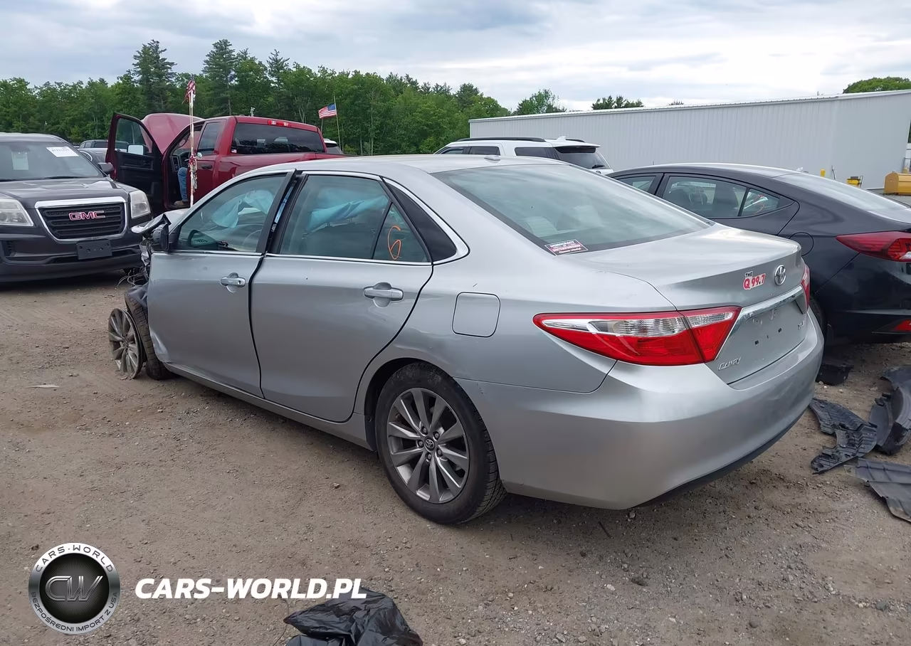 2016 Toyota Camry Xle VIN:4T4BF1FK9GR554020 - 3