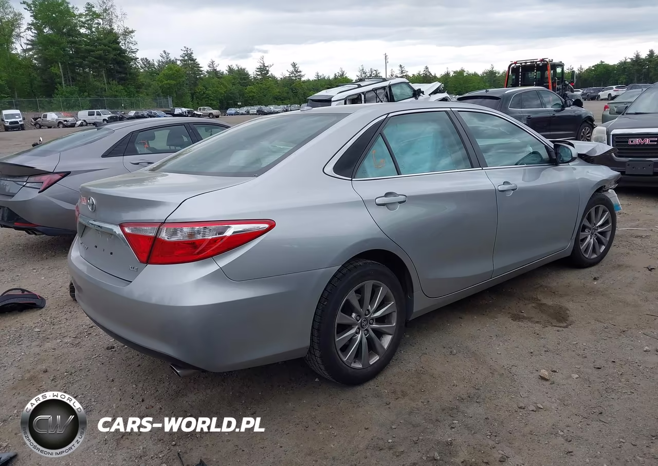 2016 Toyota Camry Xle VIN:4T4BF1FK9GR554020 - 4