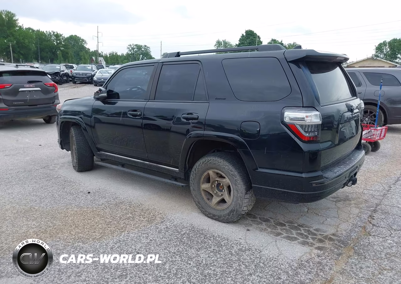 2020 Toyota 4Runner Nightshade Special Edition VIN:JTEBU5JR5L5820021 - 3