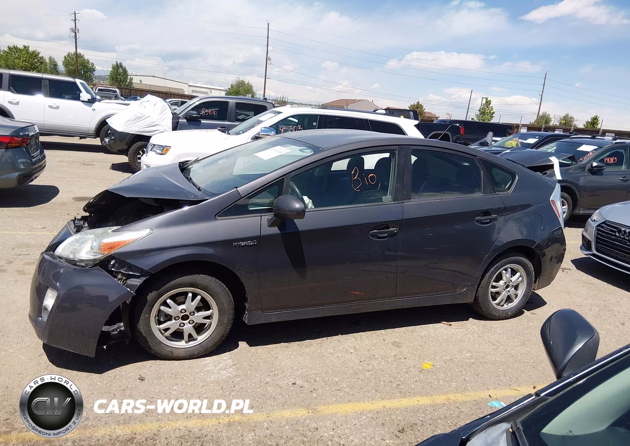 2011 Toyota Prius Two VIN:JTDKN3DU9B0267374 - 14