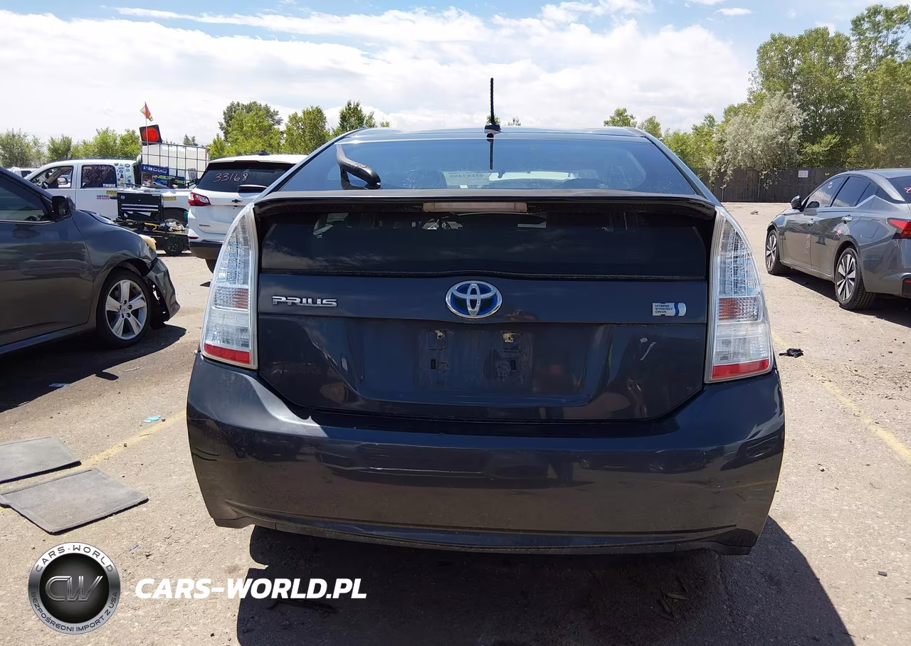 2011 Toyota Prius Two VIN:JTDKN3DU9B0267374 - 16
