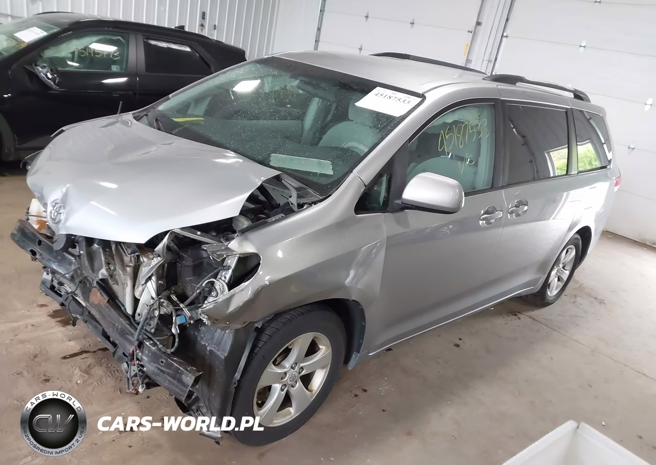 2011 Toyota Sienna Le VIN:5TDKA3DC2BS006149 - 2
