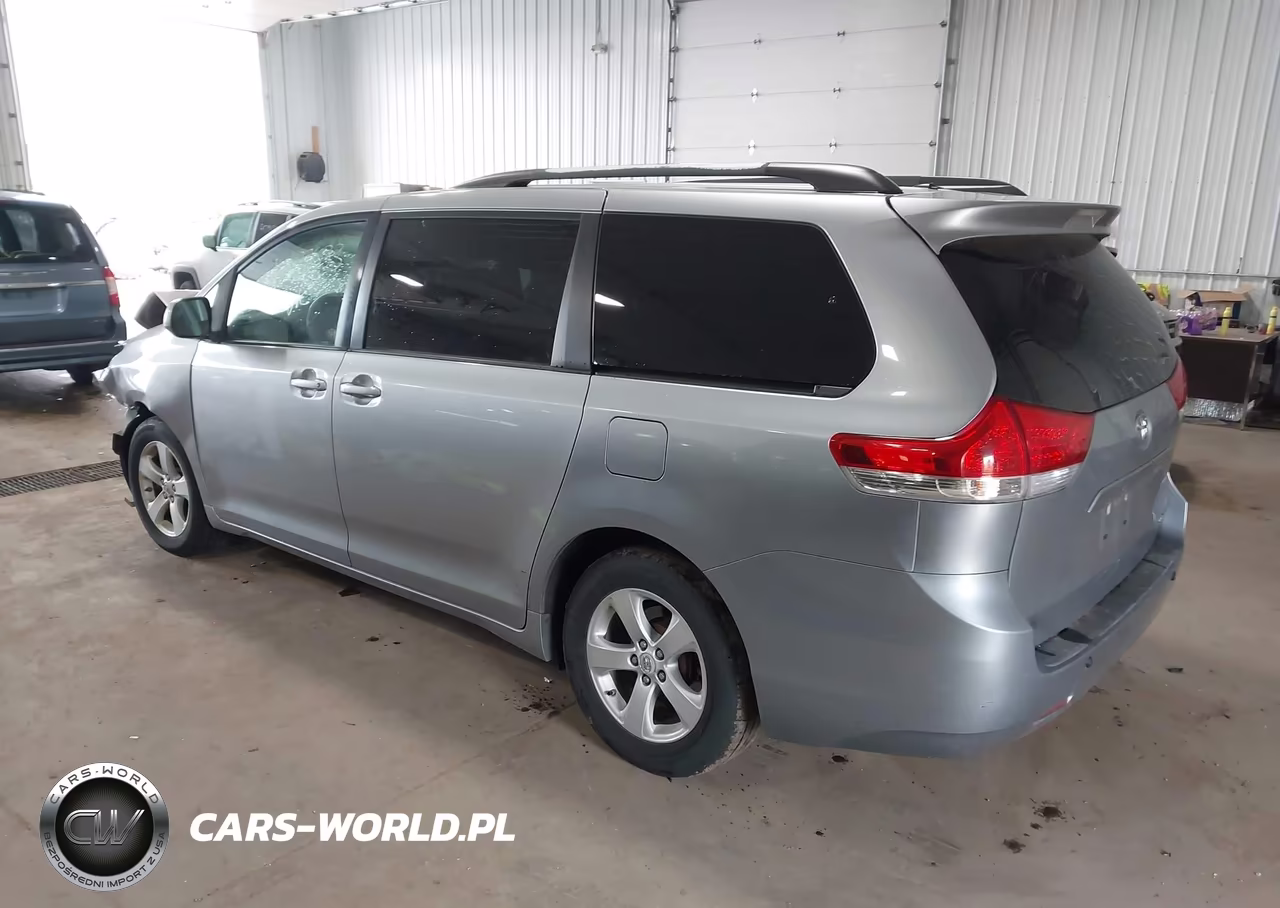 2011 Toyota Sienna Le VIN:5TDKA3DC2BS006149 - 3