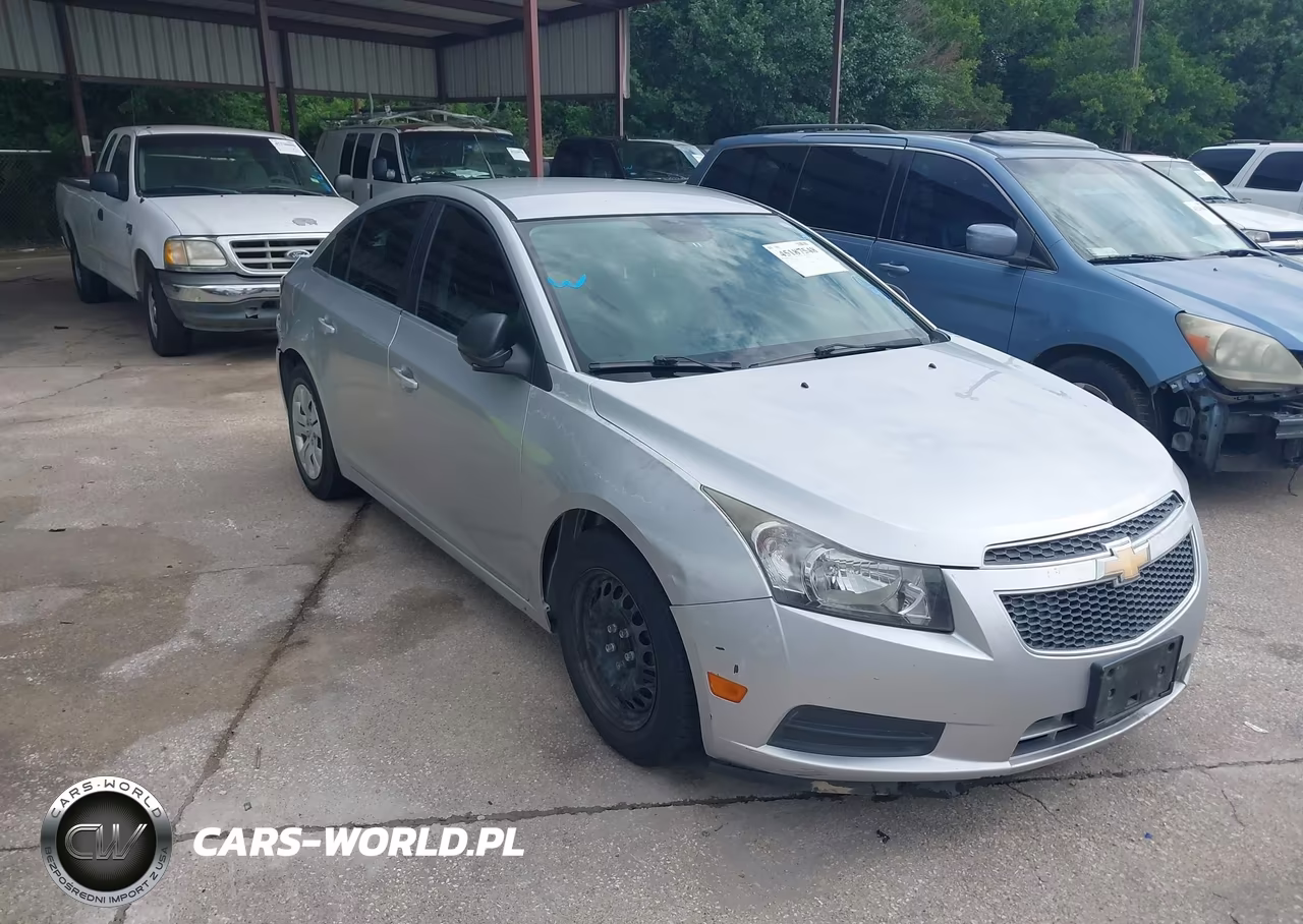 2012 Chevrolet Cruze Ls – zdjęcie 1 z 12