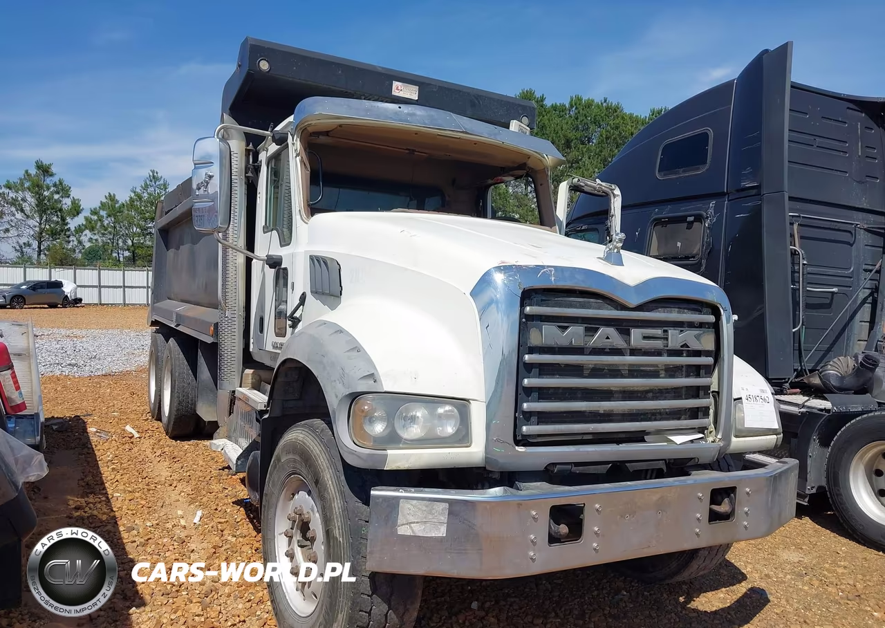 2017 Mack Granite