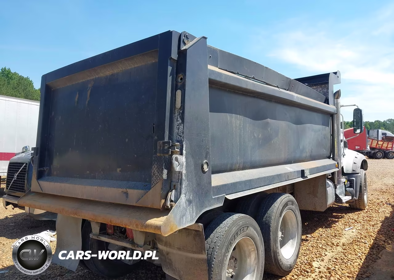 2017 Mack Granite VIN:1M2AX04C1HM036106 - 4