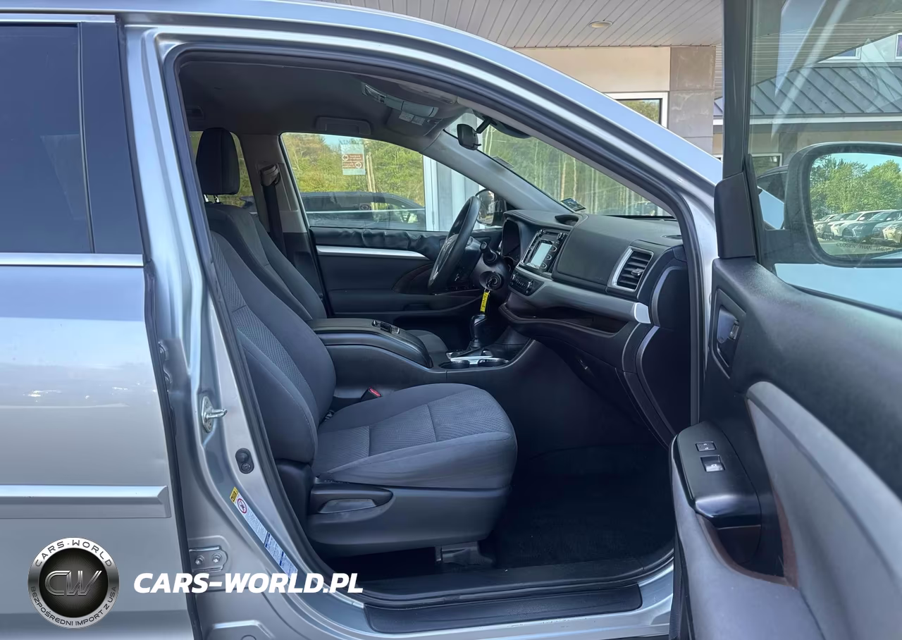 2018 Toyota Highlander Le VIN:5TDBZRFH9JS843564 - 5