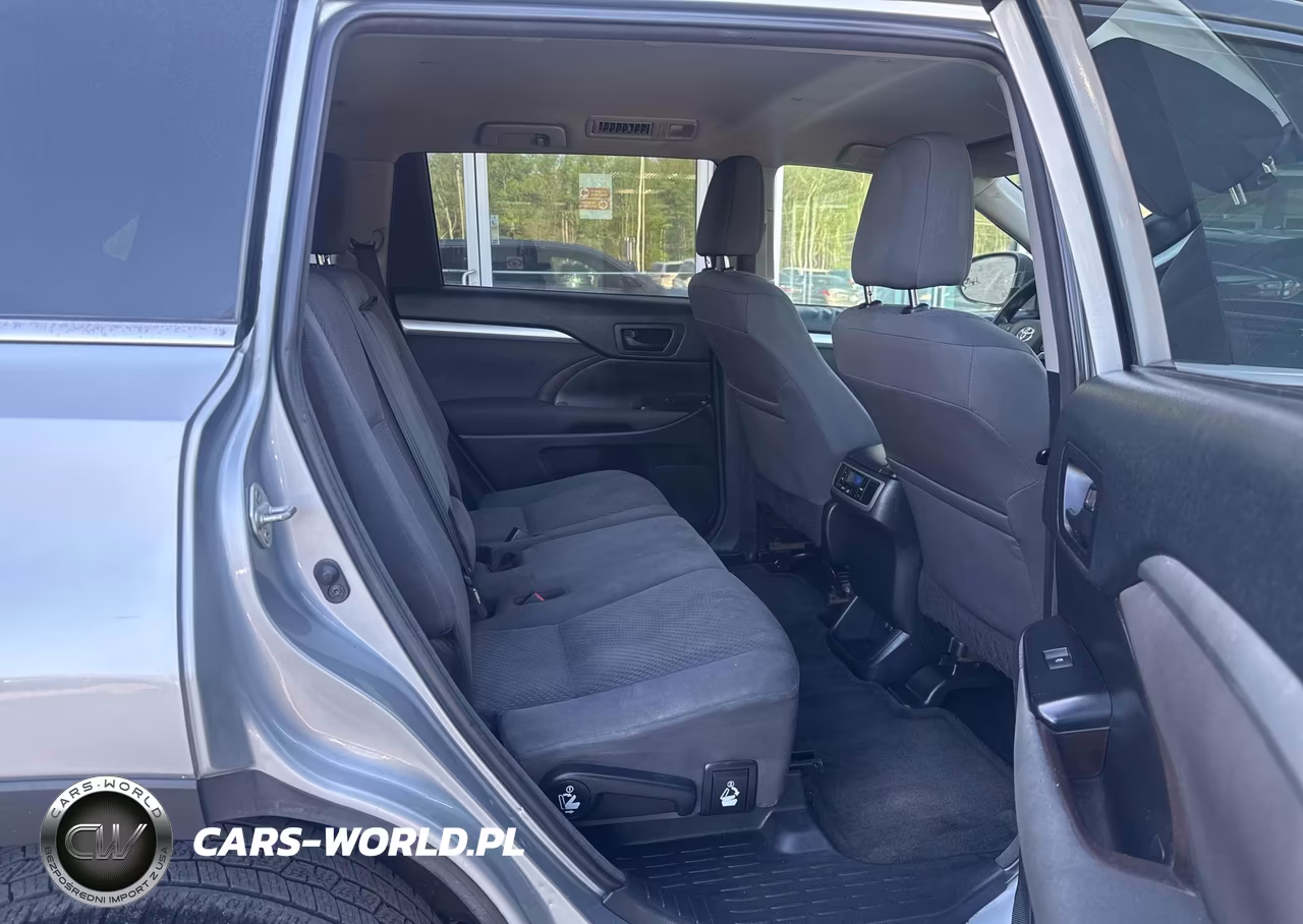 2018 Toyota Highlander Le VIN:5TDBZRFH9JS843564 - 8