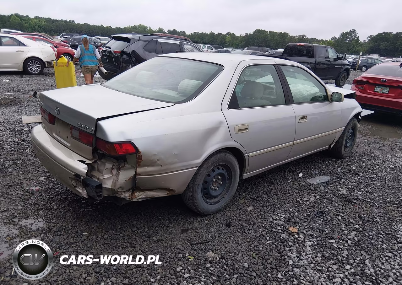 1999 Toyota Camry Le VIN:4T1BG22K6XU397677 - 4