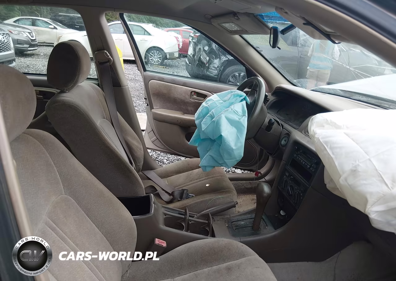1999 Toyota Camry Le VIN:4T1BG22K6XU397677 - 5