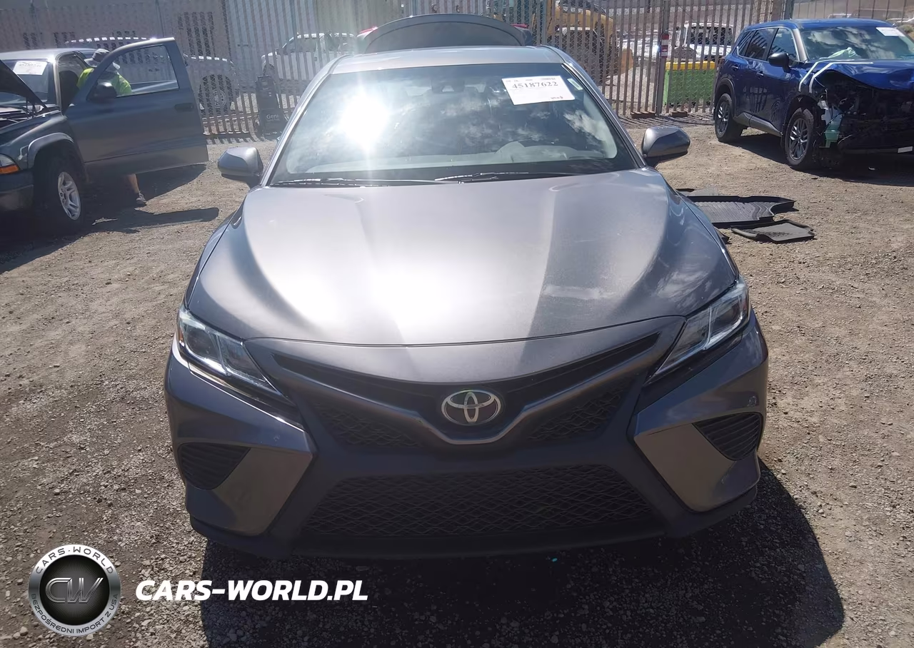 2018 Toyota Camry Se VIN:4T1B11HKXJU521847 - 13