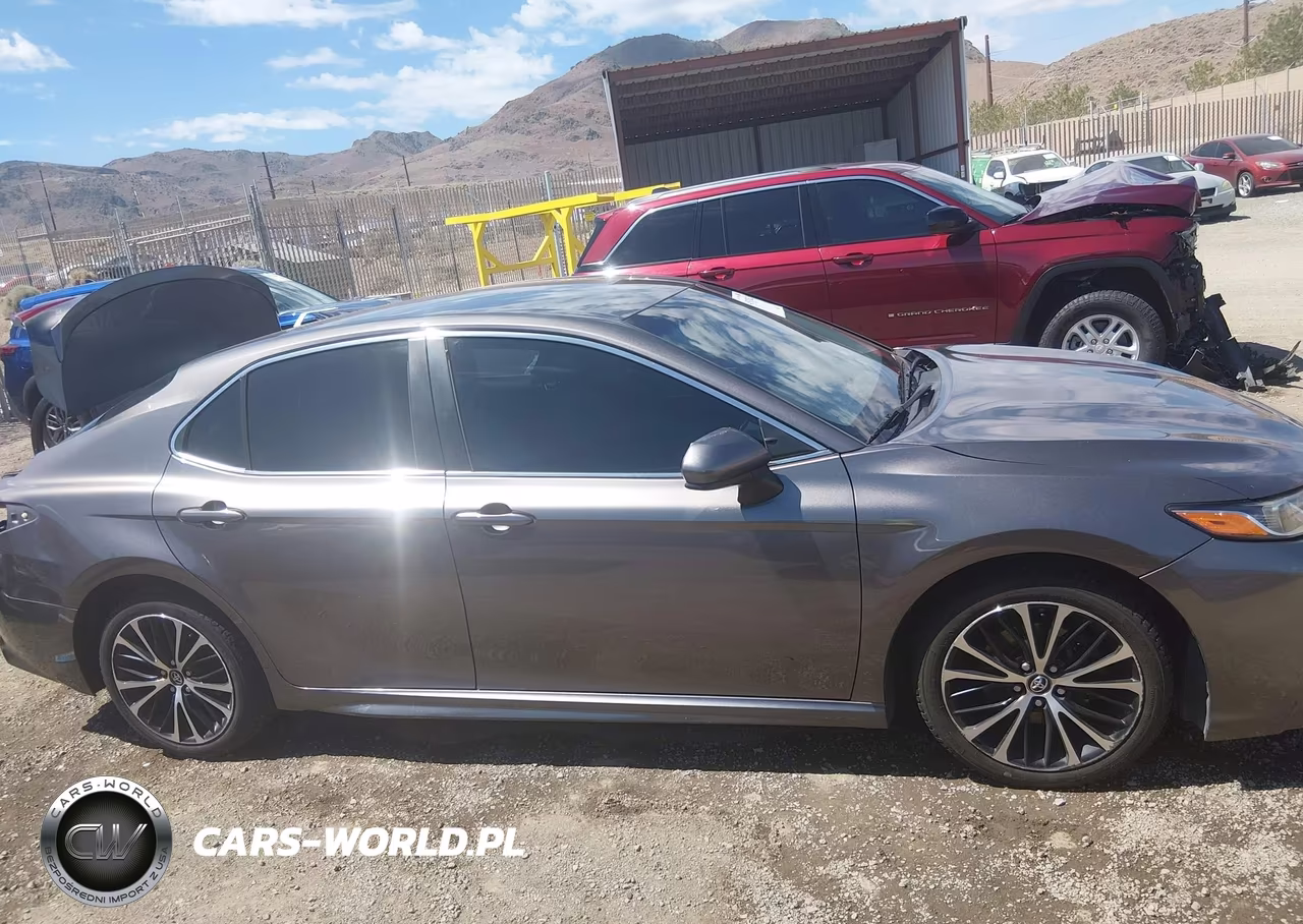 2018 Toyota Camry Se VIN:4T1B11HKXJU521847 - 14