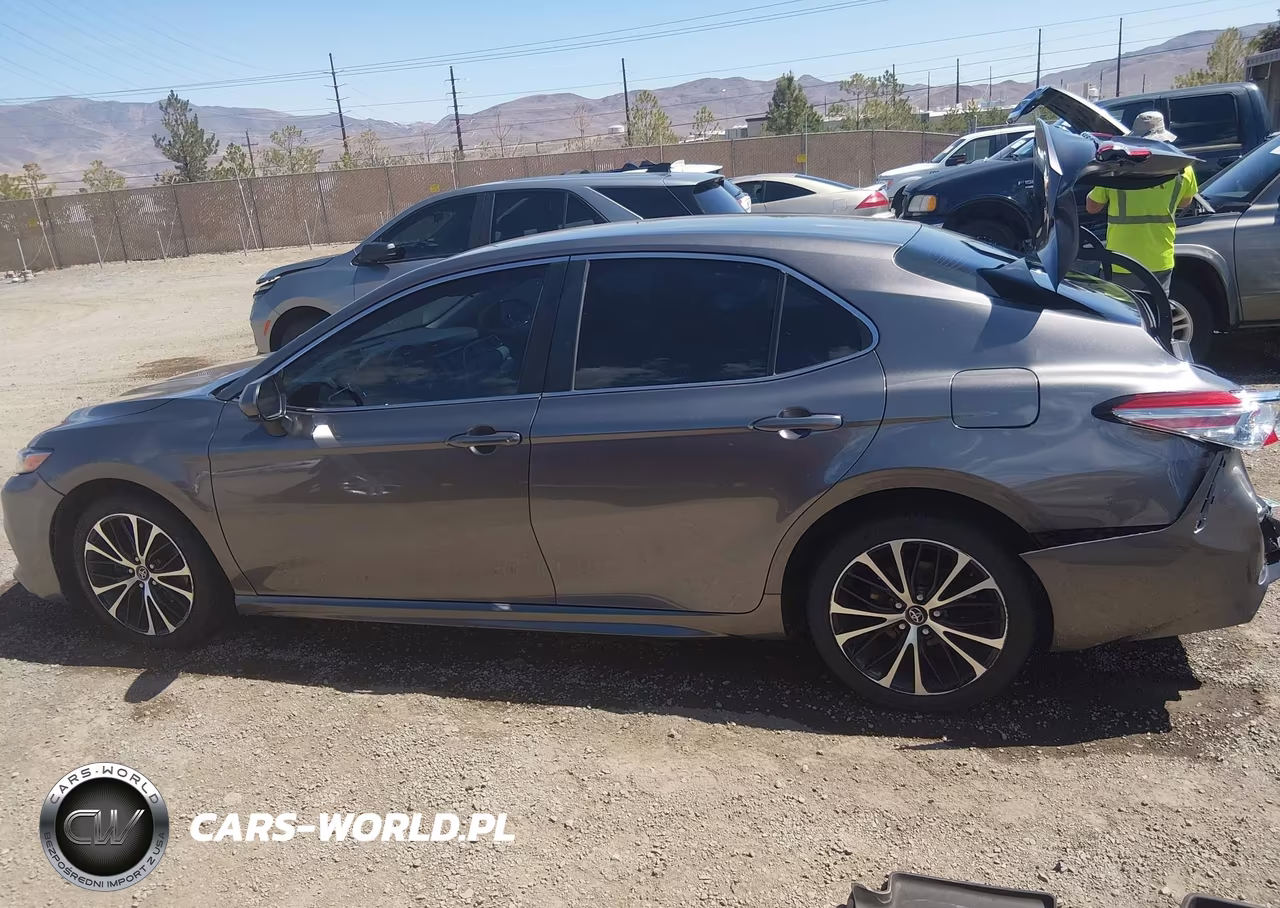 2018 Toyota Camry Se VIN:4T1B11HKXJU521847 - 15