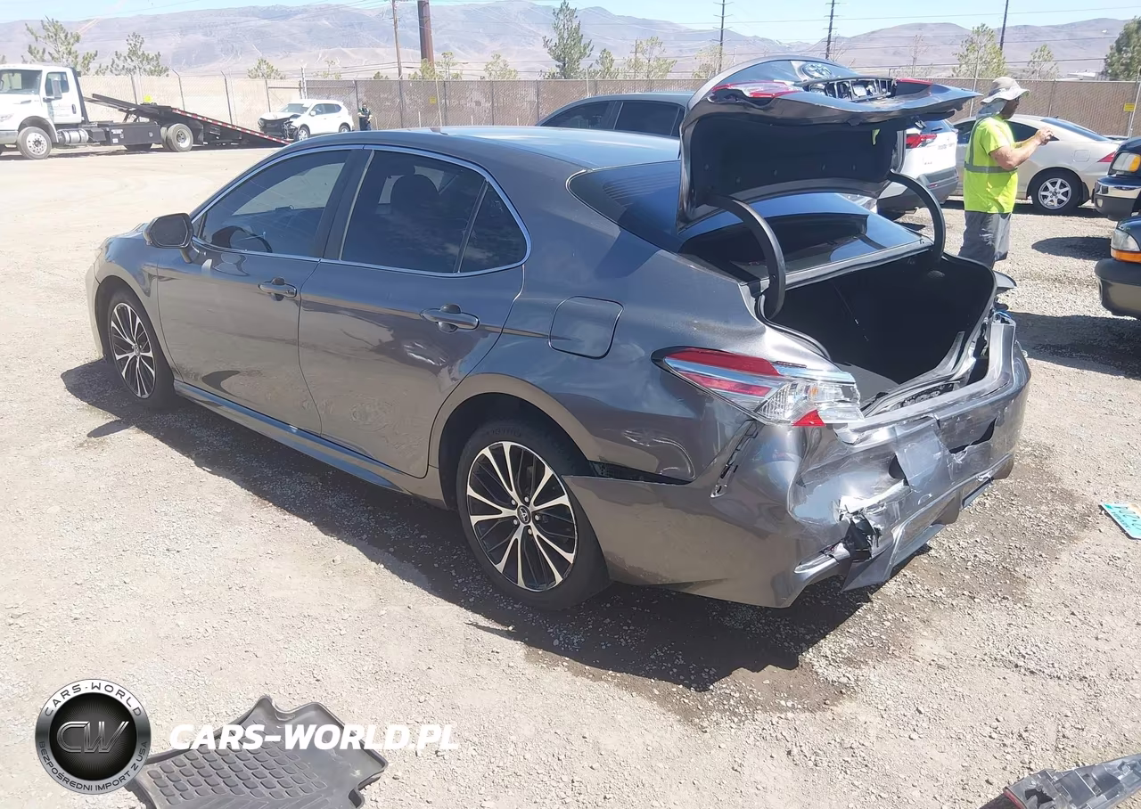 2018 Toyota Camry Se VIN:4T1B11HKXJU521847 - 3