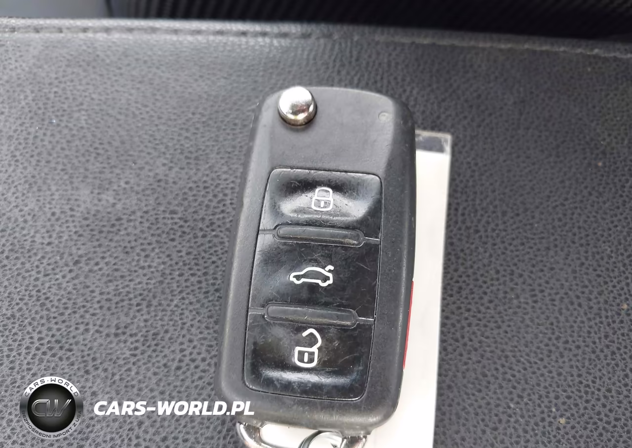 2013 Volkswagen Beetle 2.5L VIN:3VW5P7AT1DM816590 - 11