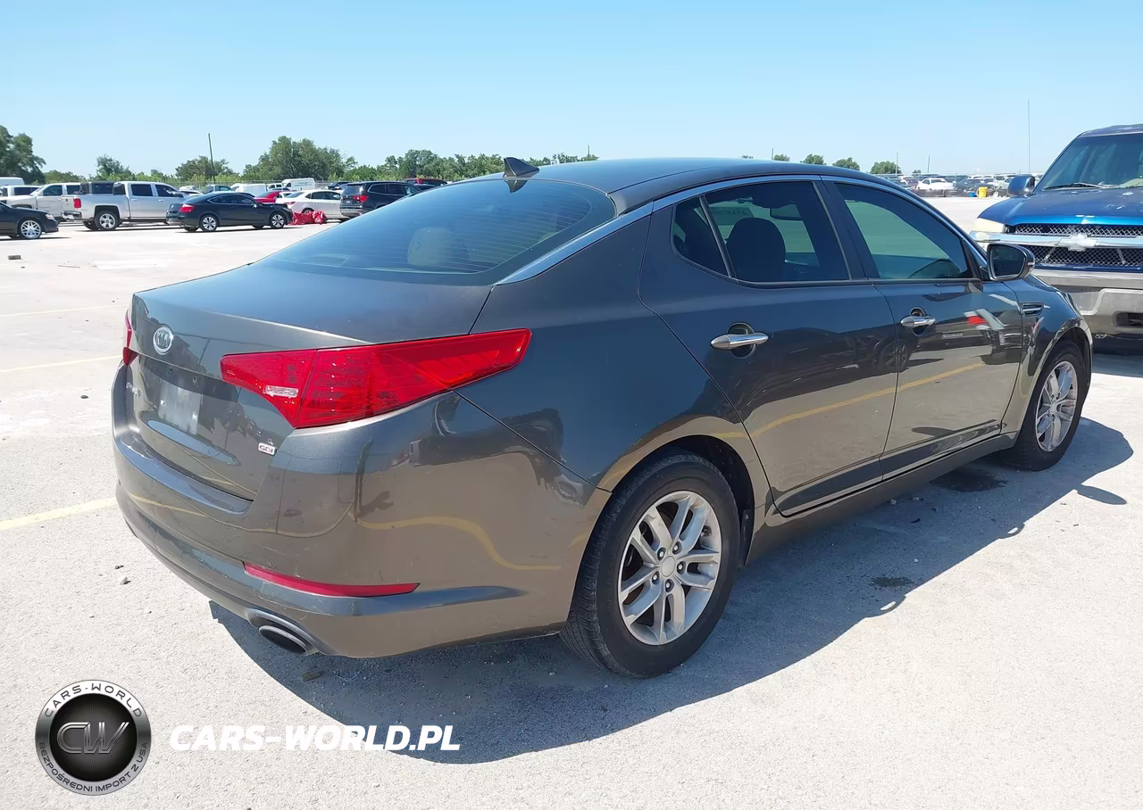 2012 Kia Optima Lx VIN:5XXGM4A7XCG051823 - 4