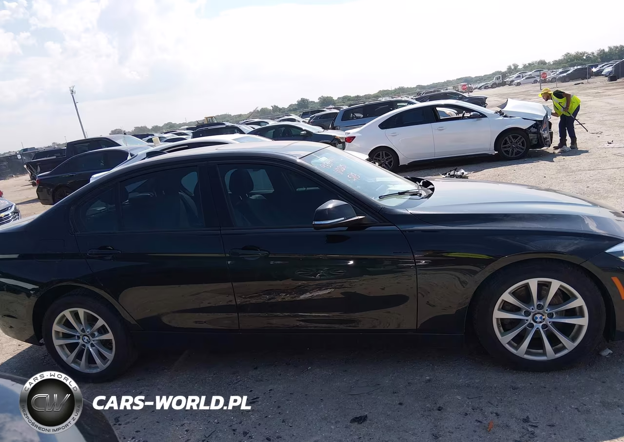 2018 BMW 320I xDrive VIN:WBA8E5G58JNV03151 - 13