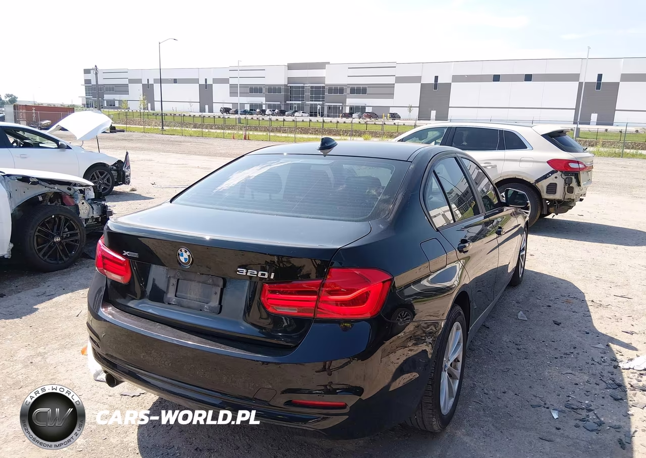 2018 BMW 320I xDrive VIN:WBA8E5G58JNV03151 - 4