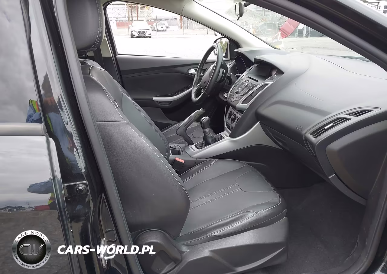 2013 Ford Focus Se VIN:1FADP3K25DL264323 - 5
