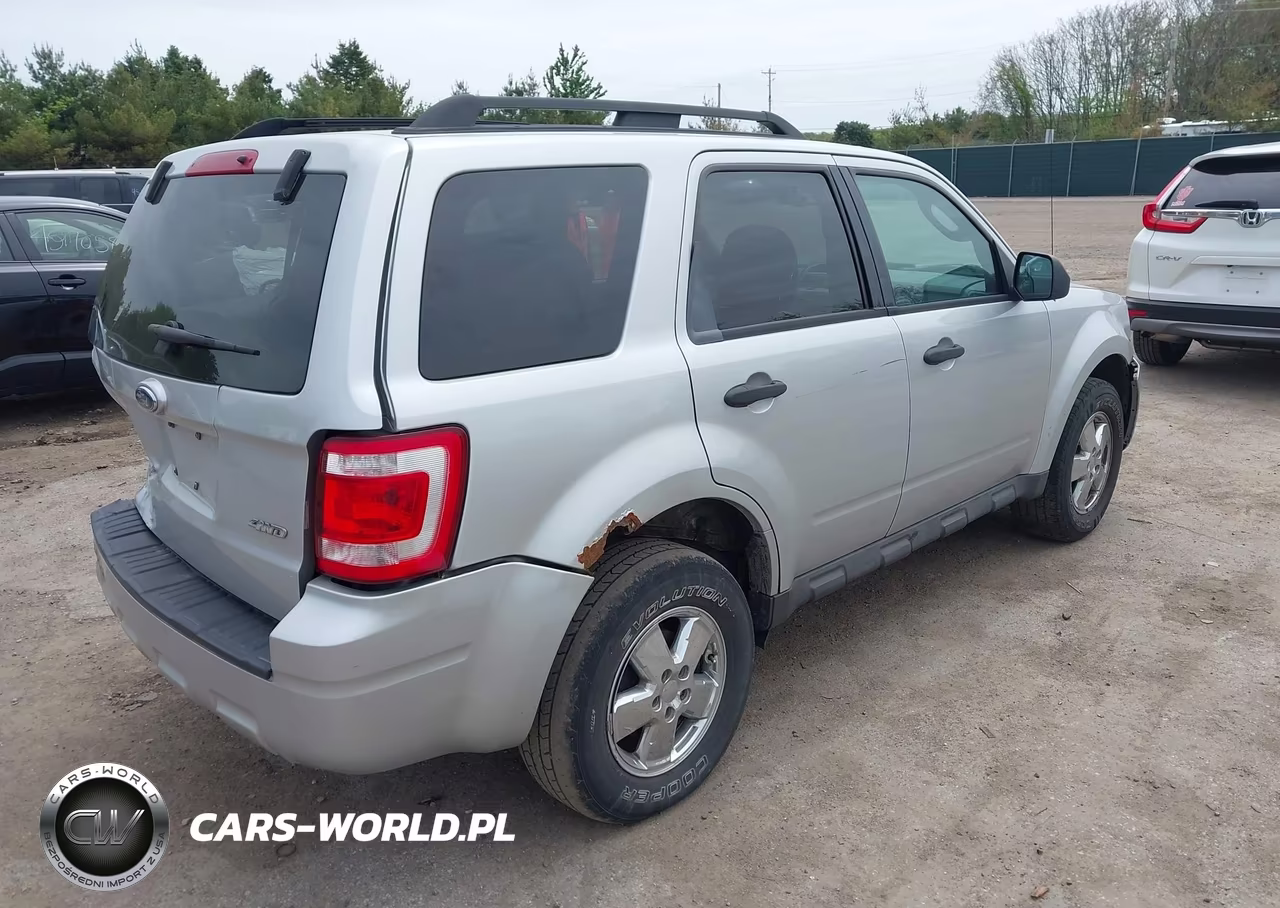 2009 Ford Escape Xlt VIN:1FMCU93759KA74932 - 4