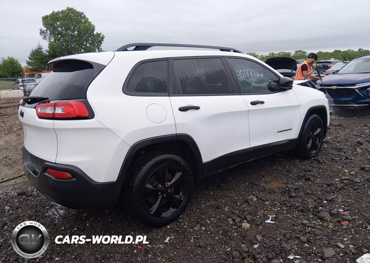 2018 Jeep Cherokee Sport VIN:1C4PJLAX5JD559093 - 4