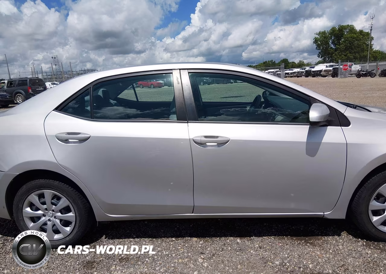 2016 Toyota Corolla Le VIN:5YFBURHE9GP455351 - 13