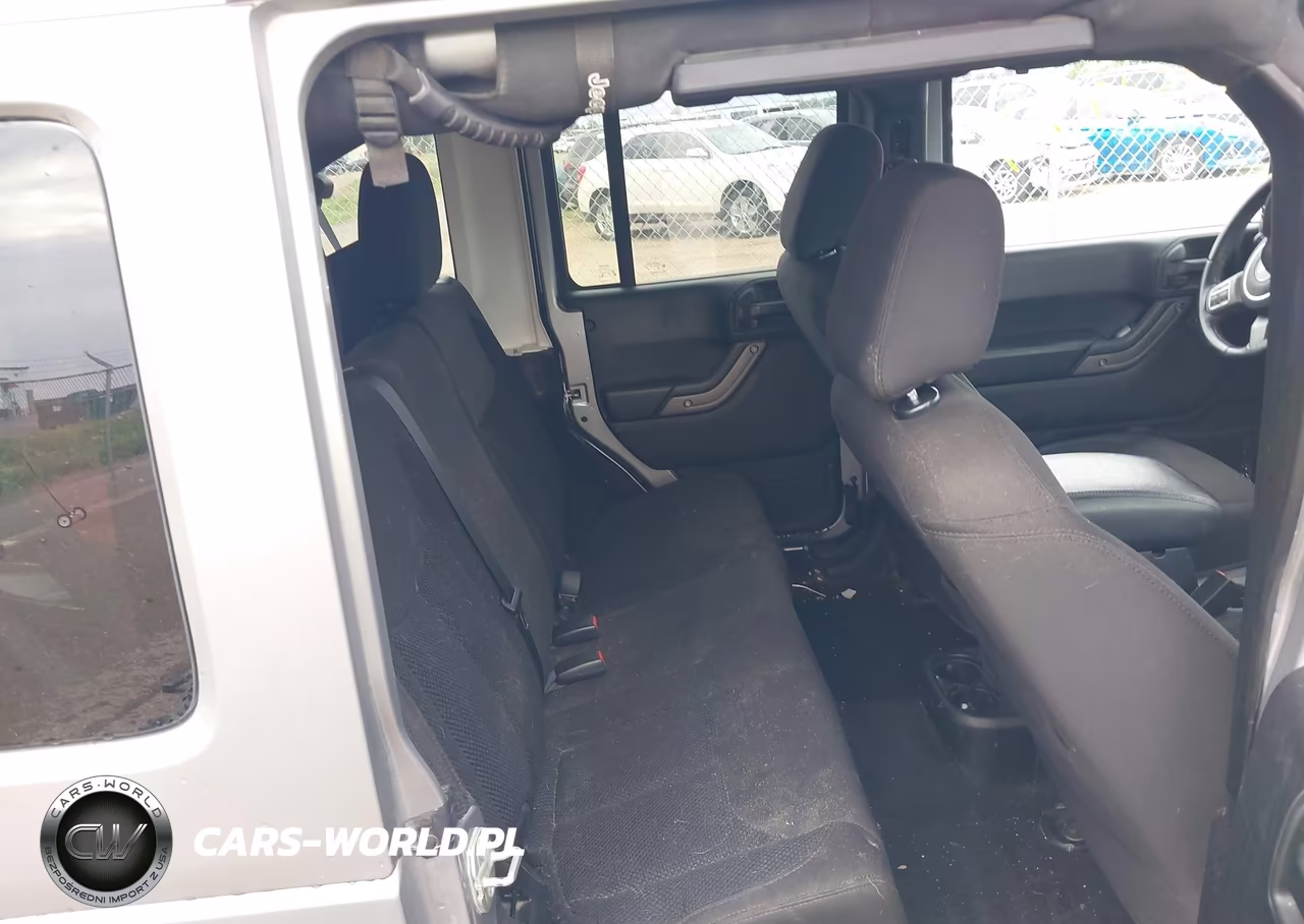 2017 Jeep Wrangler Unlimited Big Bear 4X4 VIN:1C4BJWDG0HL695199 - 8