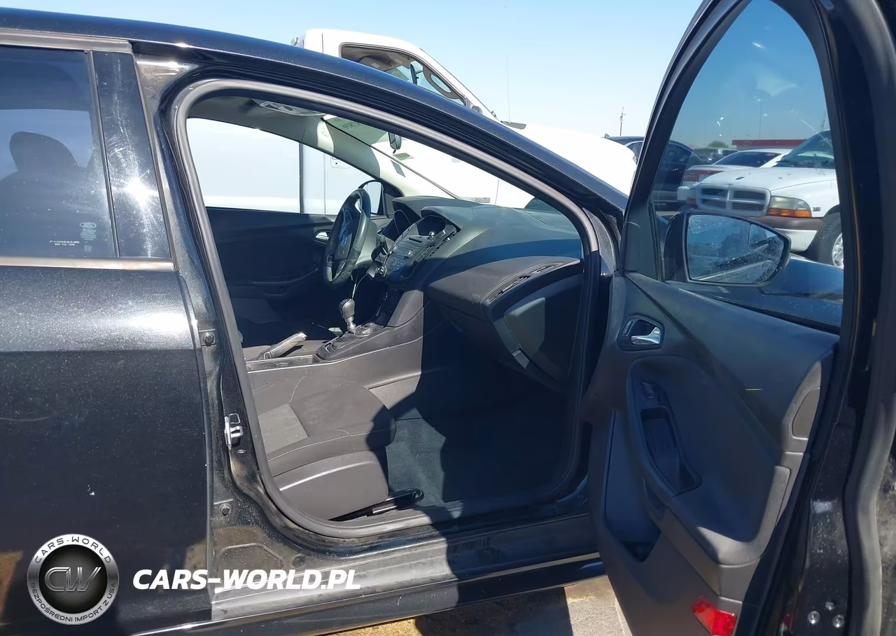 2015 Ford Focus Se VIN:1FADP3FE0FL281683 - 5