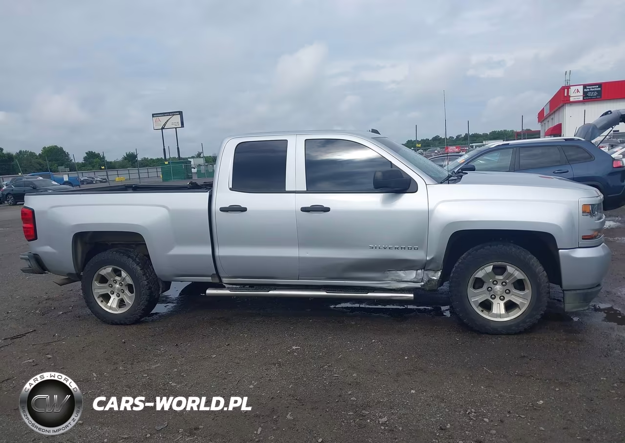 2018 Chevrolet Silverado 1500 Custom VIN:1GCRCPEH1JZ331057 - 13