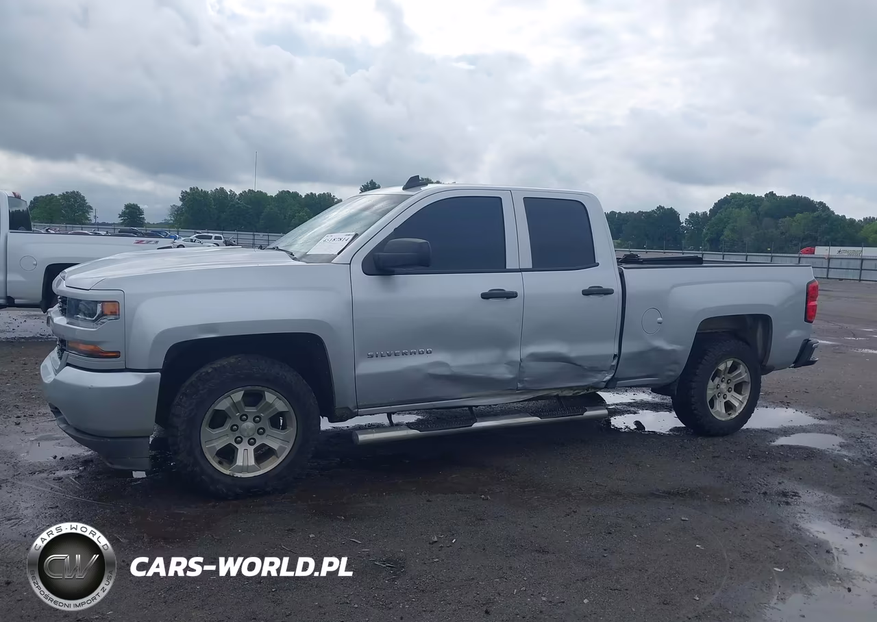 2018 Chevrolet Silverado 1500 Custom VIN:1GCRCPEH1JZ331057 - 14
