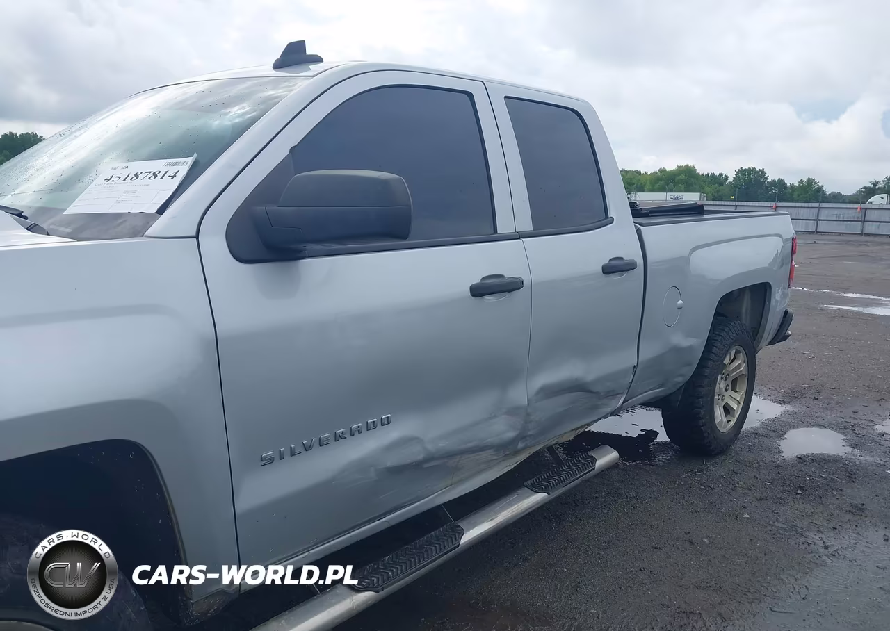 2018 Chevrolet Silverado 1500 Custom VIN:1GCRCPEH1JZ331057 - 19