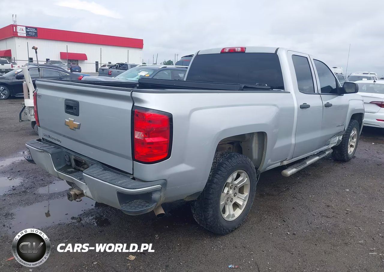 2018 Chevrolet Silverado 1500 Custom VIN:1GCRCPEH1JZ331057 - 4