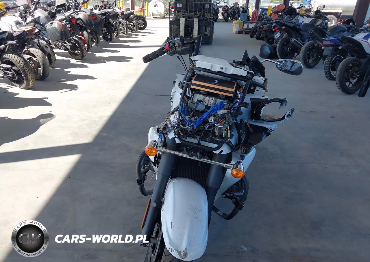 2016 Kawasaki Vn1700 K VIN:JKBVNRK11GA009415 - 5
