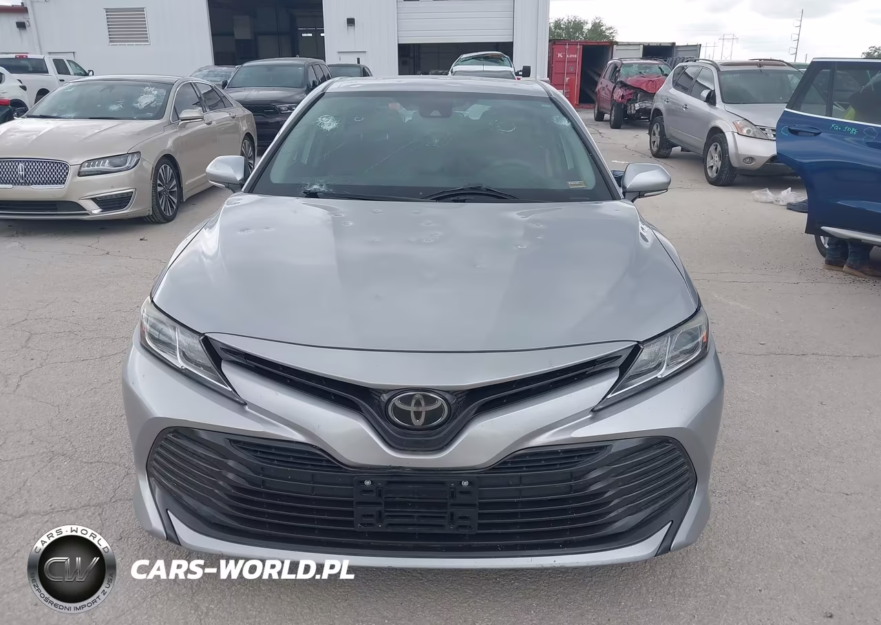 2019 Toyota Camry Le VIN:4T1B11HK9KU779083 - 12