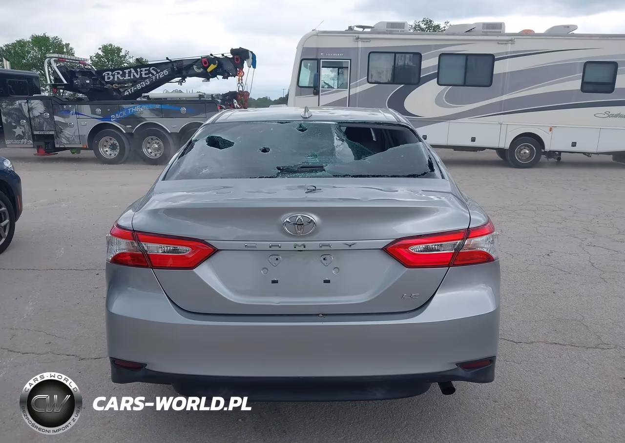 2019 Toyota Camry Le VIN:4T1B11HK9KU779083 - 16