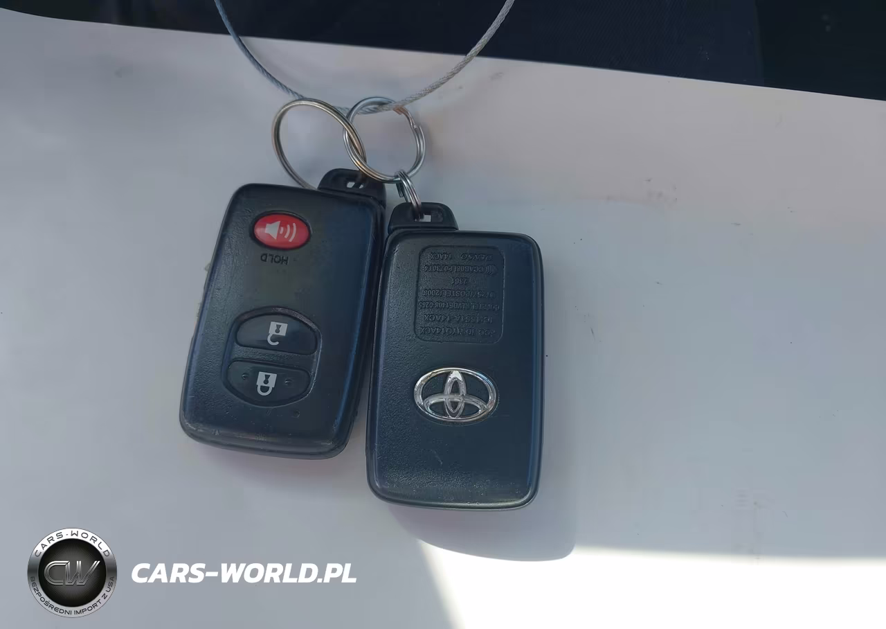 2012 Toyota Prius Two VIN:JTDKN3DUXC1556002 - 11